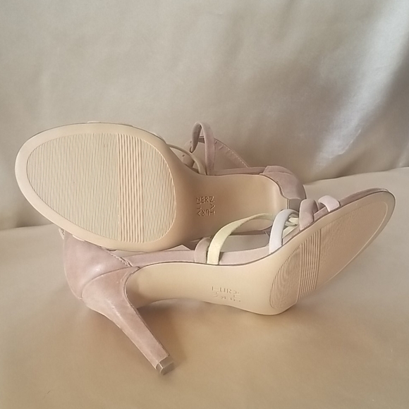 NWT Naturalizer Kadin Strappy Women Heel Nude/Tan Sandals size 8 Wide - Picture 5 of 10